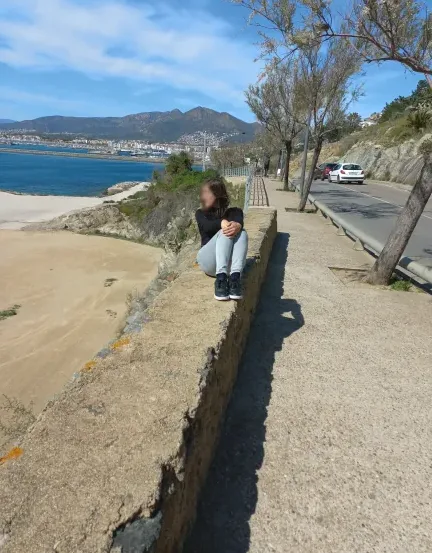 Andrea, 37