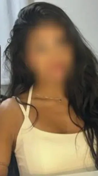 Andrea, 26