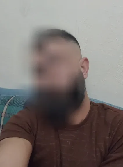 Büsra, 33