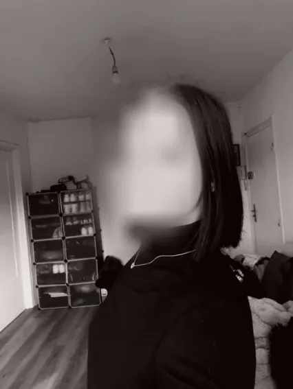 Ela, 18