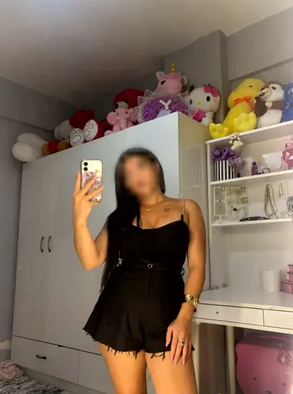 Helena, 27