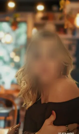 Lara, 40