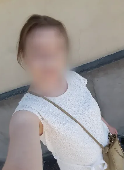 Larissa, 37