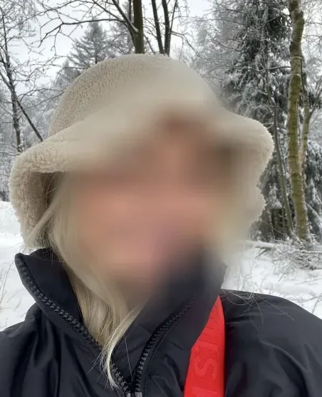 Mia, 20