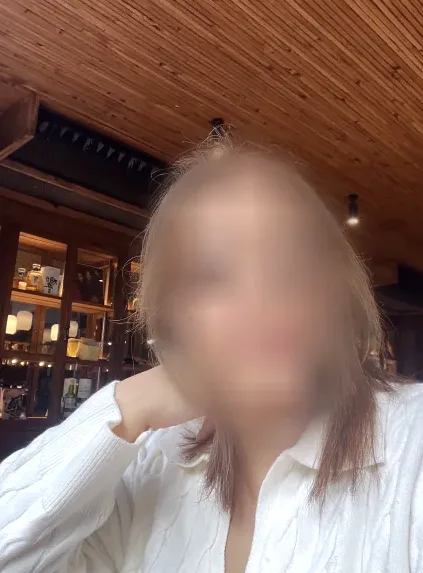 Nicole, 40