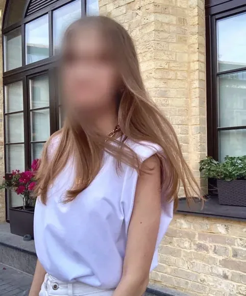 Sarah, 23