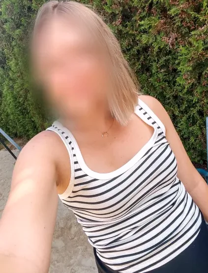 Sarah, 37