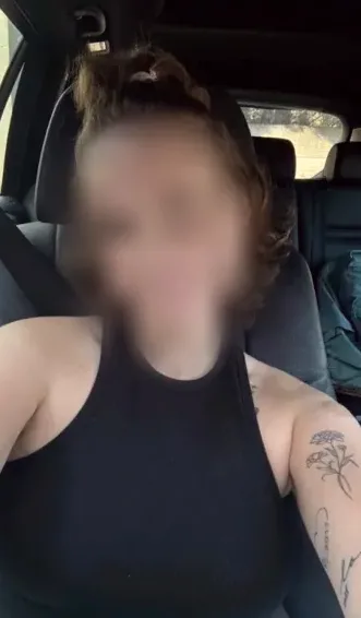 Vivien, 35