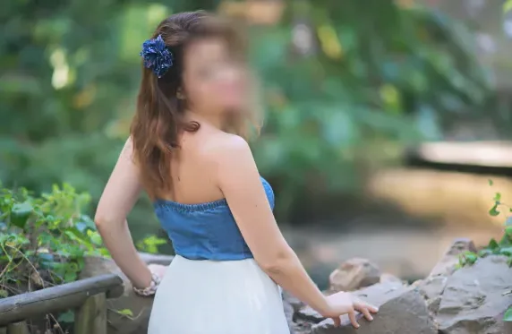 Yasmin, 30